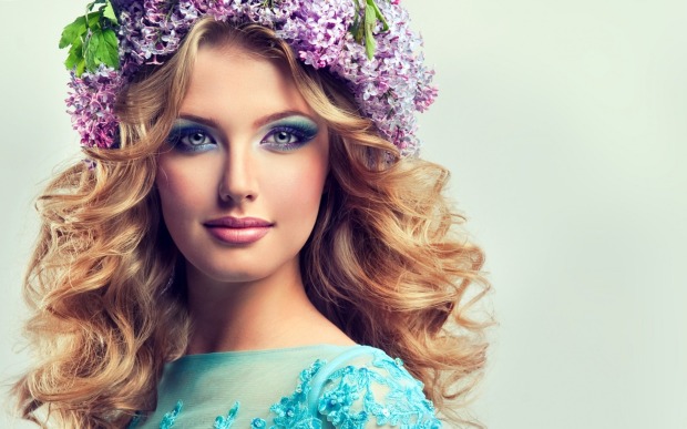 Makeup-Girl-with-Flower-On-Head-Images